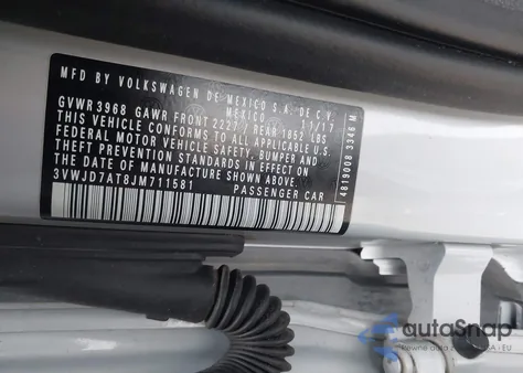 2018 Volkswagen Beetle 2.0T Se из США, поврежденный, VIN 3VWJD7AT8JM711581